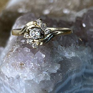 Vintage 14K Yellow Gold Diamond Ring Size 5.75